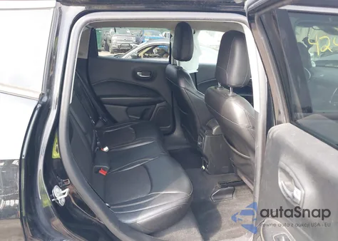 2018 Jeep Compass Latitude 4X4 из США, поврежденный, VIN 3C4NJDBB2JT114644